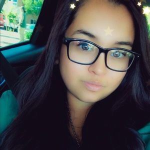 Meet your Posher, Estrella